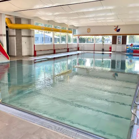 Modern With Airco, 9 Km From Maastricht Chalet *